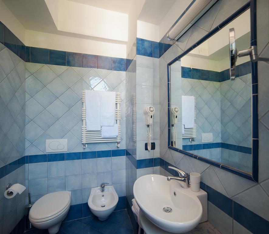 Hotel Villa Hermosa イスキア島 エクステリア 写真