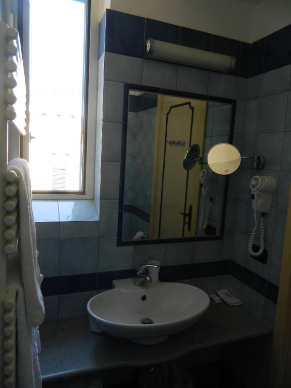 Hotel Villa Hermosa イスキア島 部屋 写真